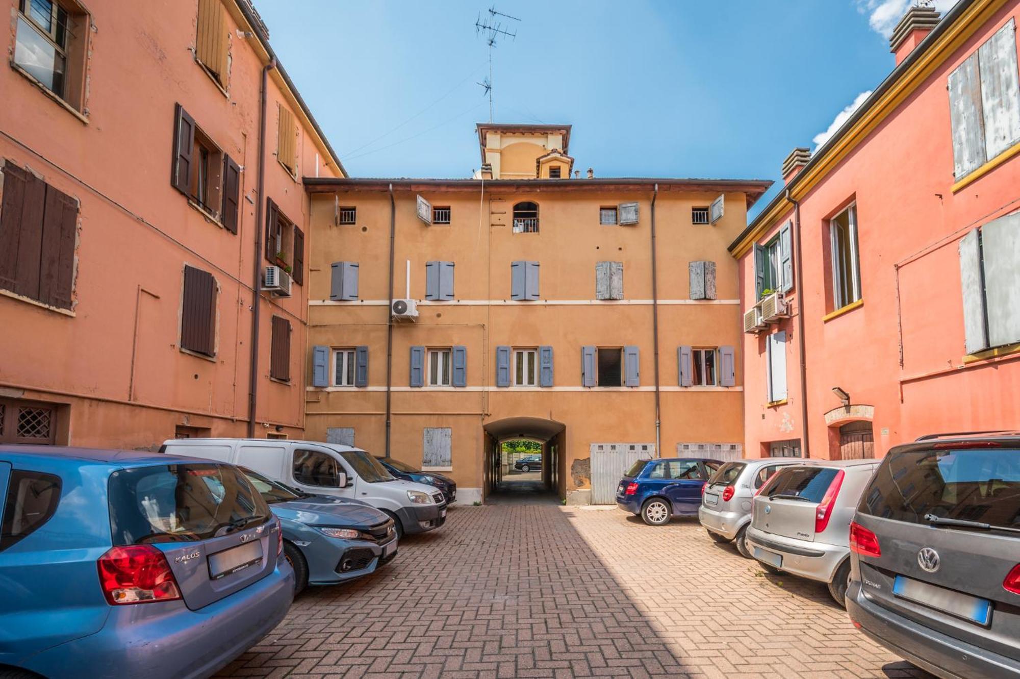 Modena Al Mulein - 2 Passi Dal Centro Con Parcheggio Lejlighed Eksteriør billede